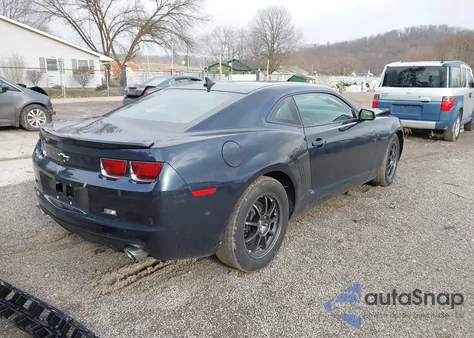2013 Chevrolet Camaro 2Ls from USA, damaged, VIN 2G1FA1E38D9151835